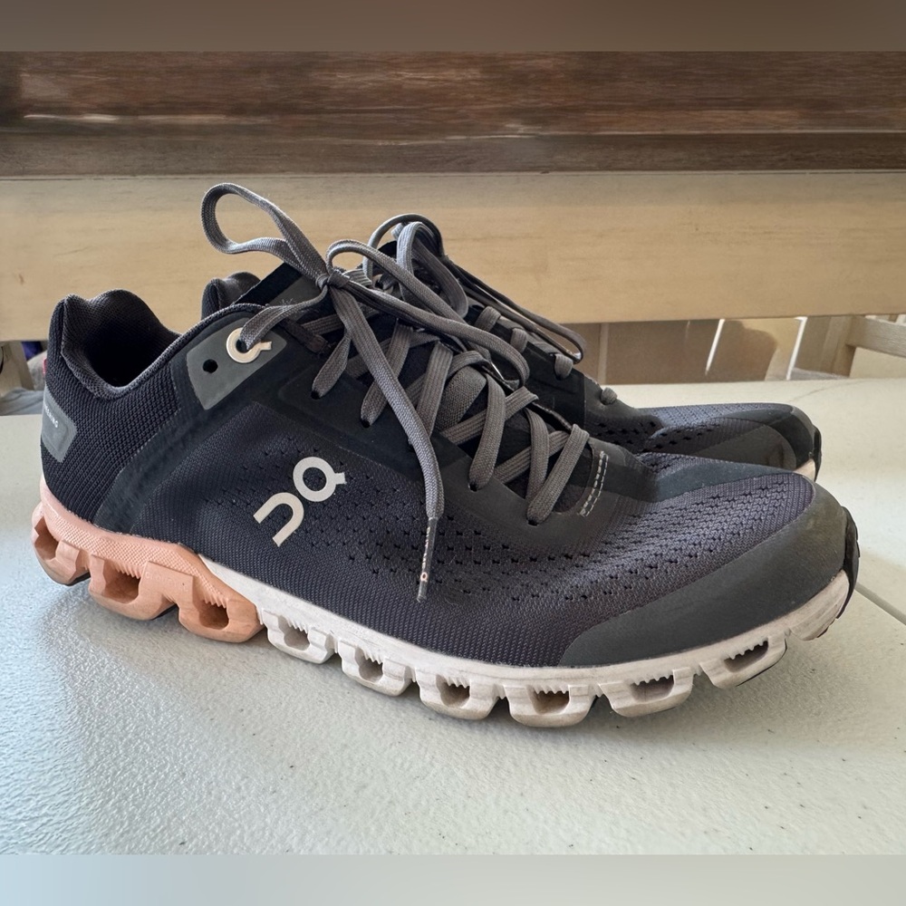 On Cloud Cloudflow Sneakers.